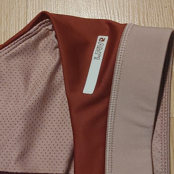 I.FiV5 Sports Bra - Picture 3 of 5